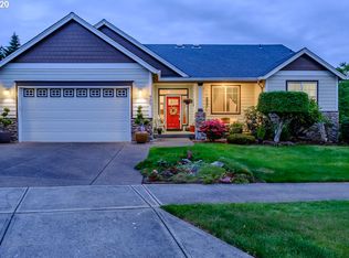 921 Pioneer Dr, Silverton, OR 97381