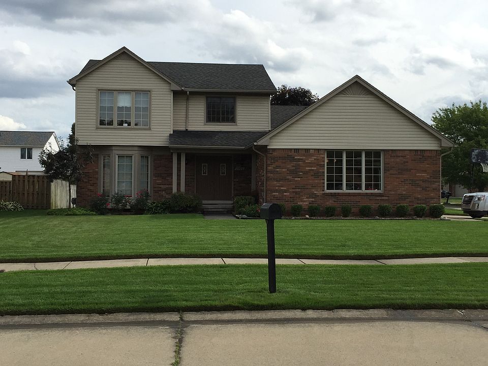 2nd image of 17784 River Hill Dr
