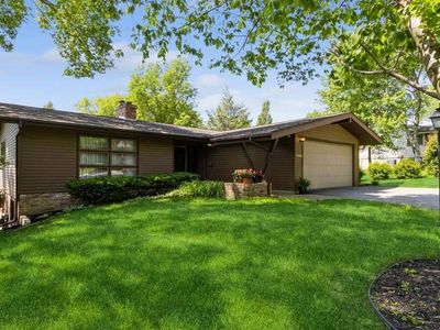 1917 Ridgeway Dr, Iowa City, IA, 52245