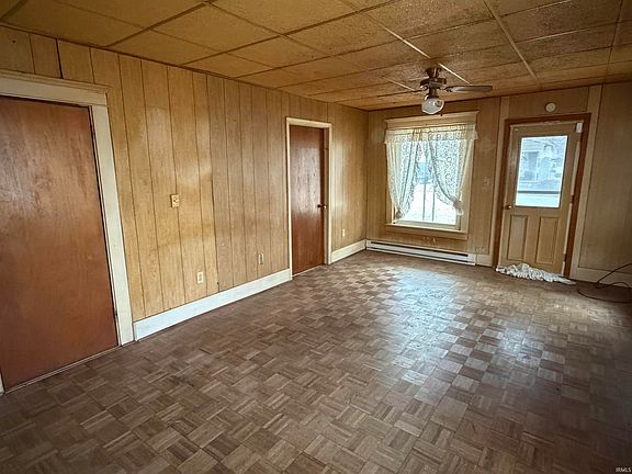 3rd image of 715 Elm St