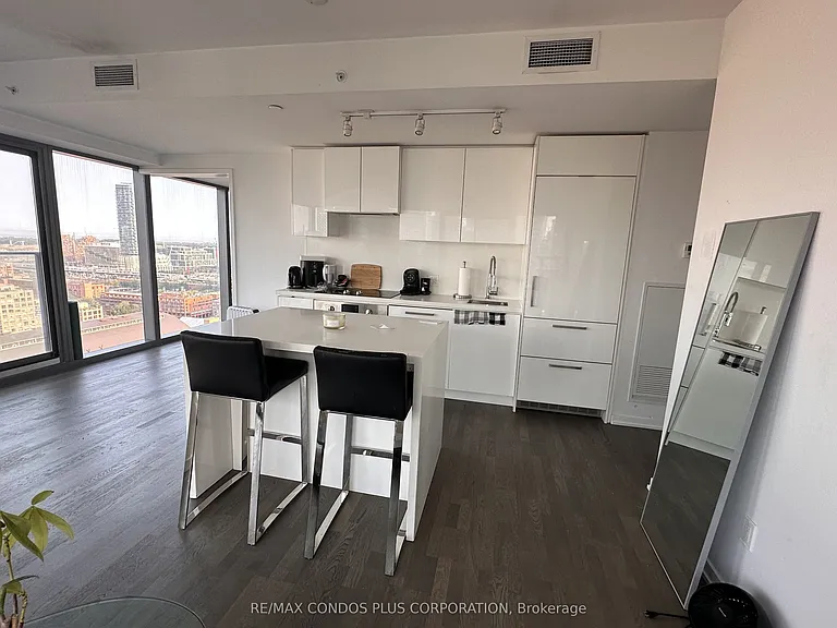 60 Colborne St #2102 — Photo 2