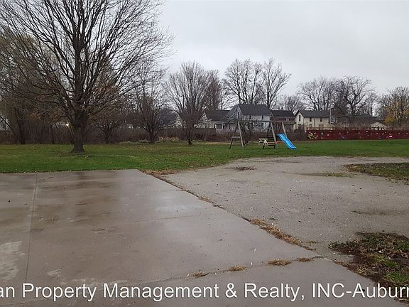 2nd image of 614 Dowling St