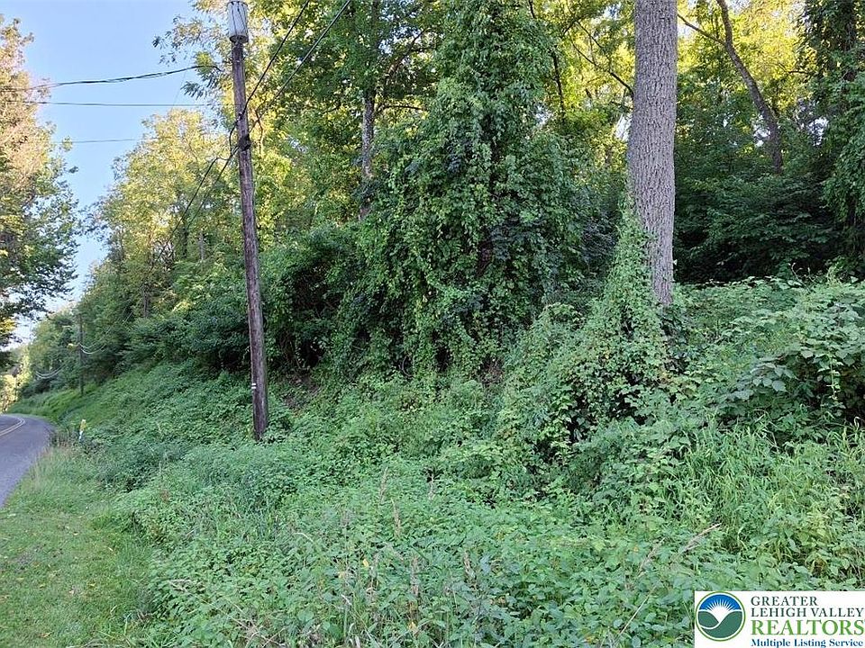 2nd image of 2784 Township Line Rd
