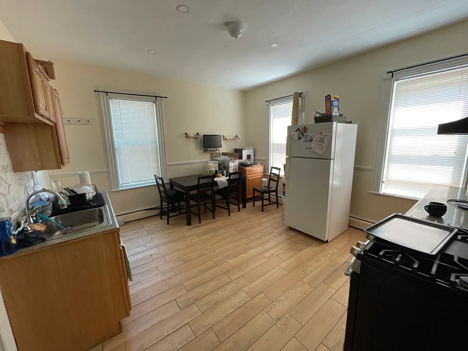 2 bed, 1.0 bath, 850 sqft, $2,500 — Photo 2