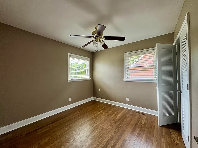 2564 Millbrook Dr — Photo 24