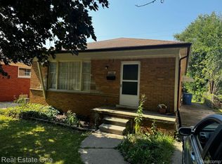 7307 Robindale Ave, Dearborn Heights, MI 48127