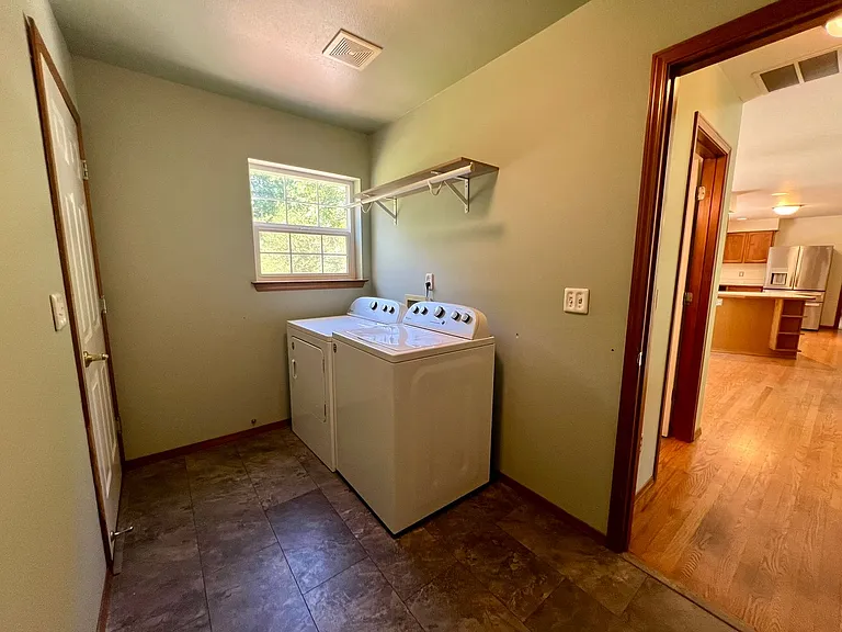 3611 Baker Ames Rd NE — Photo 19