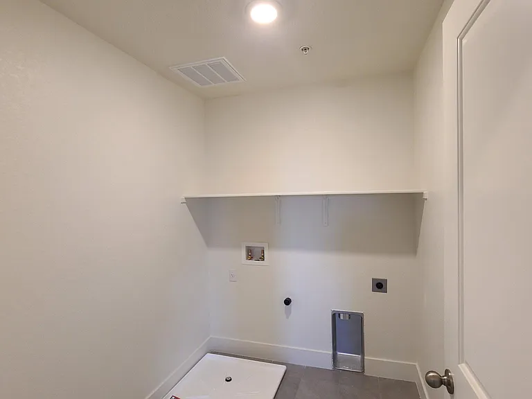 938 Pipit St — Photo 12