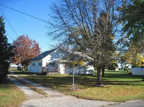 710 E Elm St, Watseka, IL 60970