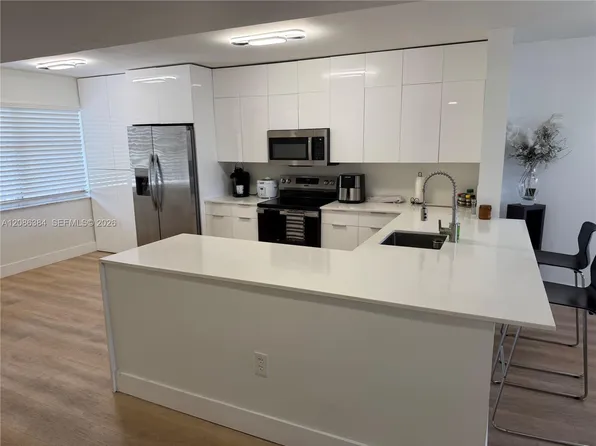 2560 NW 103rd Ave APT 402, Sunrise, FL 33322