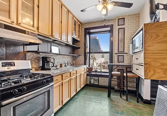 5th image of 170 Lenox Ave #5A