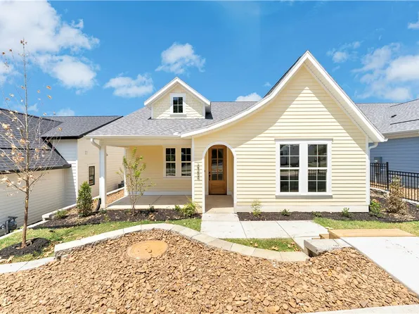 2354 E Rolling Hills Dr, Fayetteville, AR 72703
