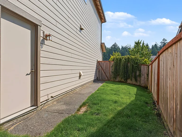 1874 Miller Dr — Photo 37