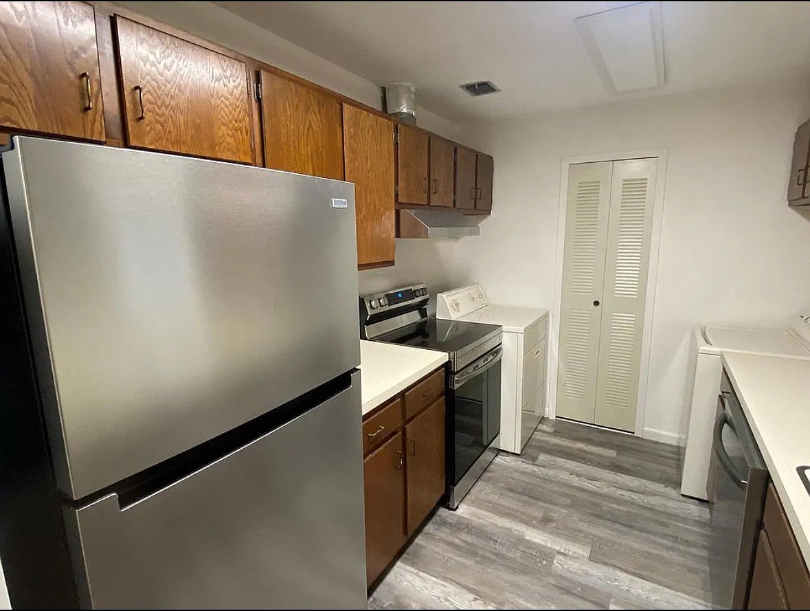 500 Bristol Dr — Photo 1