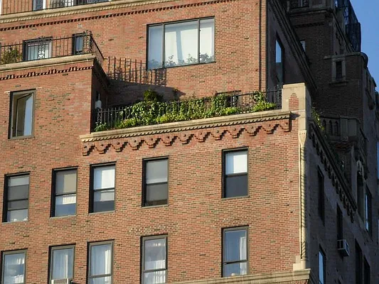 Sold by Real Direct | media 18