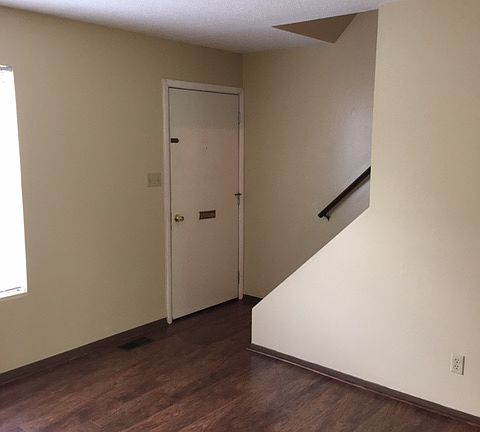 Living Rm,new laminate floor