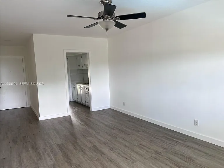 1350 E Sample Rd #306 — Photo 15
