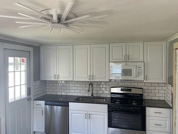 3rd image of 314 Loomis Ave