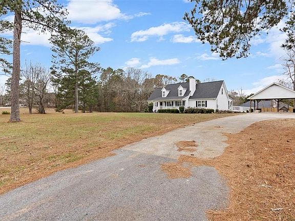 5th image of 563 School Rd