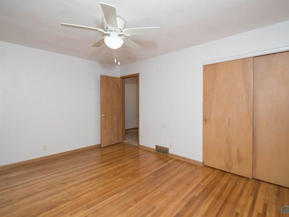4th image of 205 Park Ln