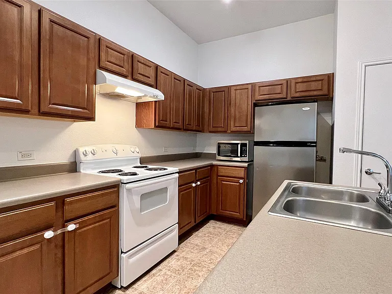 4112 Mattie St — Photo 3