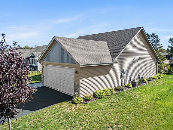 5th image of 390 Ladd Ln