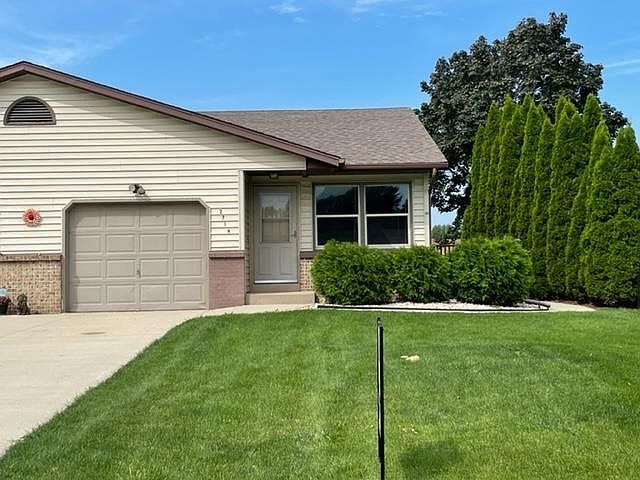 2nd image of 2718 N Robinson Dr