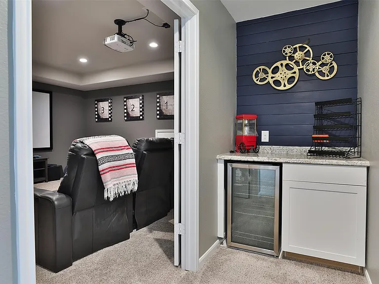 2810 Bluesage Bluff Dr — Photo 32