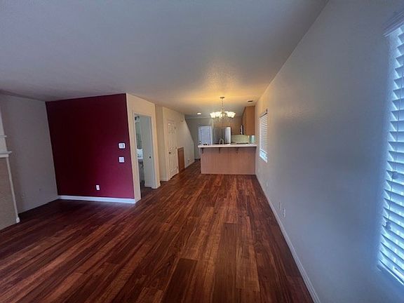 5th image of 221 Valley Station Cir