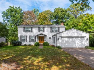 28300 Knickerbocker Rd, Bay Village, OH 44140