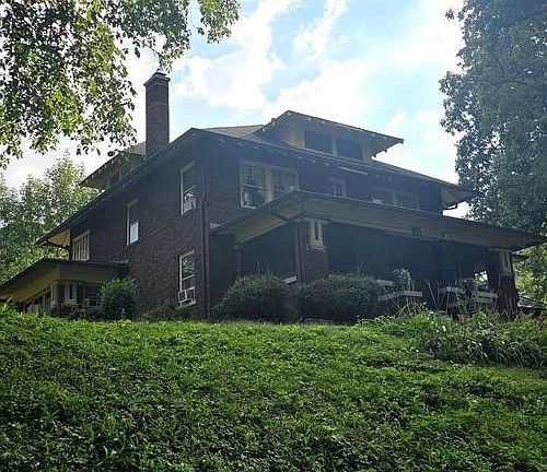 3rd image of 600 Buell Ave