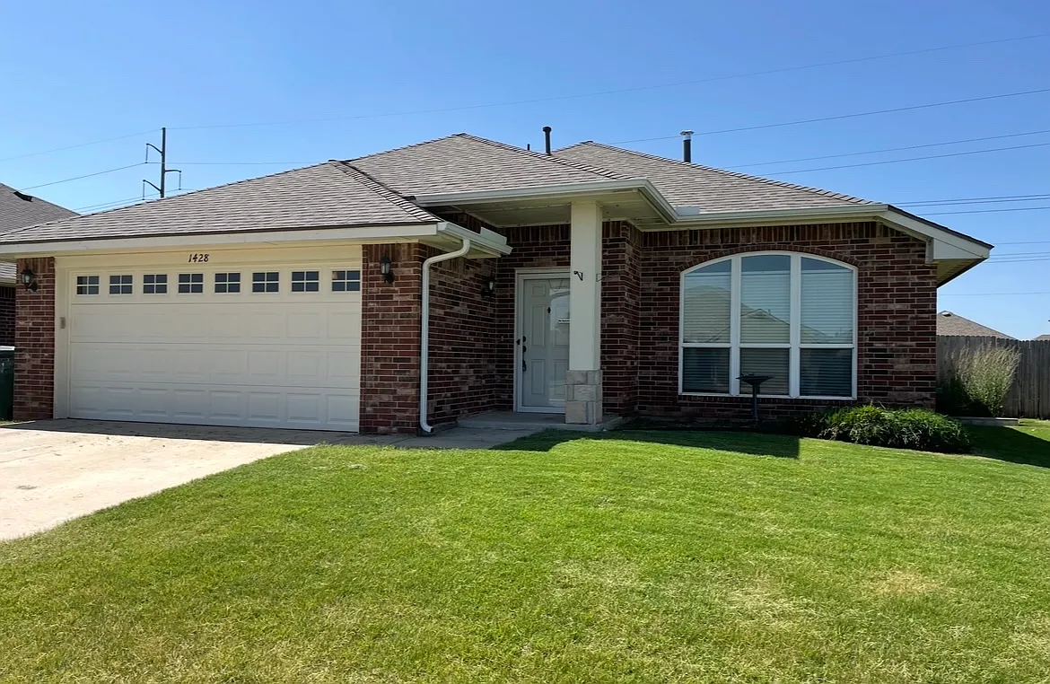 4 bed, 1602 sqft, $1,650 — Photo 1