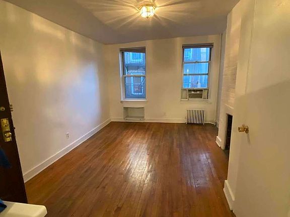 2nd image of 141 E 13th St #4AR