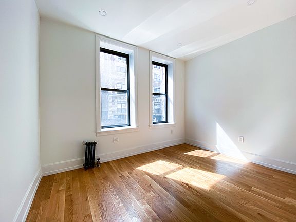 3rd image of 471 W 125th St #1