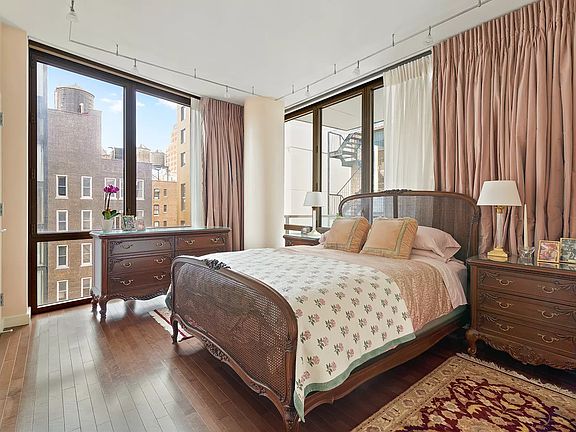 4th image of 101 W 24th St APT 14A