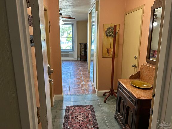 2nd image of 224 E Garden St APT 204
