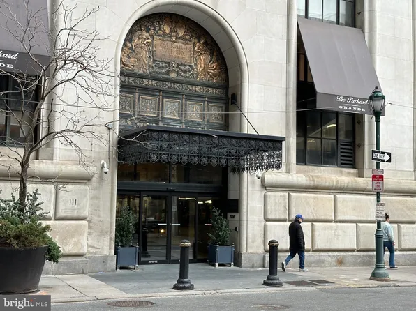 111 S 15th St APT 1604, Philadelphia, PA 19102