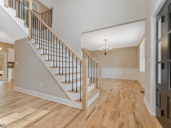 3rd image of 477 W Hill Rd