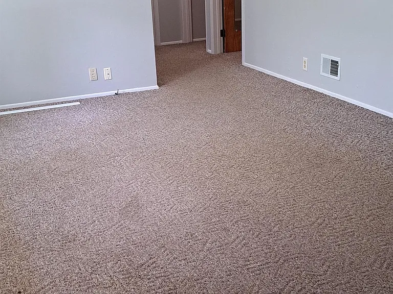 1214 S Saxby Ave — Photo 12