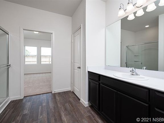 4th image of 522 Stowers Dr