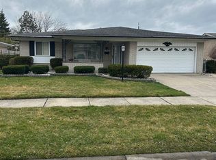 729 N Charlesworth St, Dearborn Heights, MI 48127