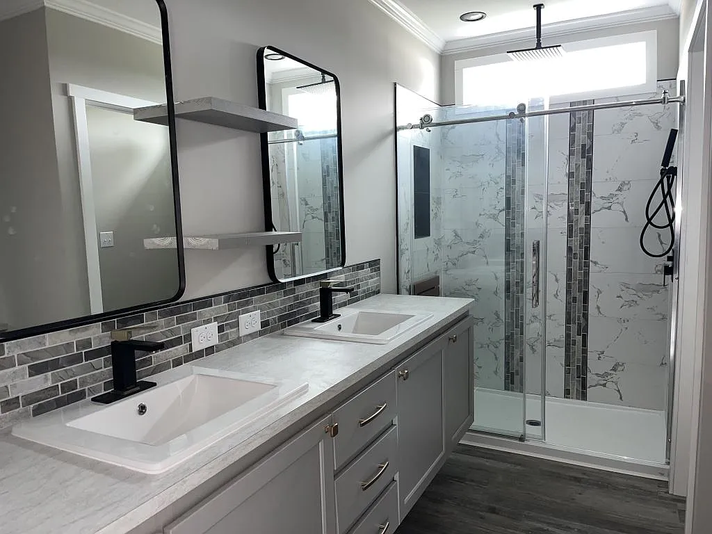 3 bed, 2.0 bath, 1460 sqft, $1,299 — Photo 3