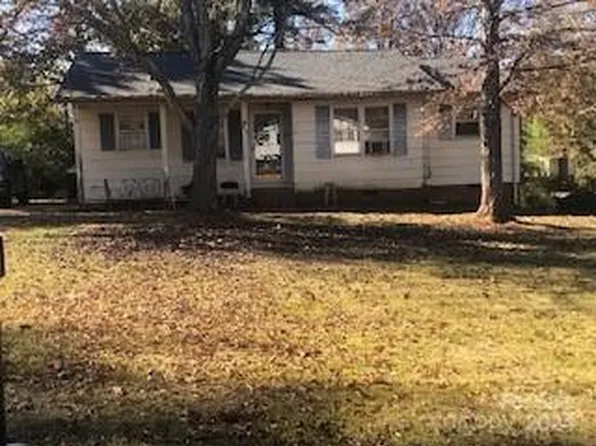 523 Hickory Nut Ln, China Grove, NC 28023