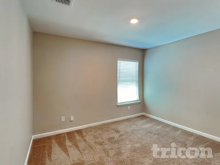 747 Wonderland Trl — Photo 12