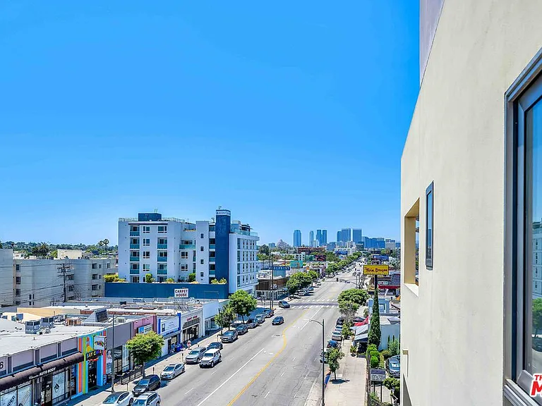 1260 S Corning St #305 — Photo 12