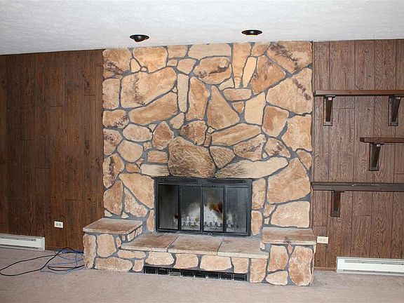 4th image of 412 Marquette Dr SW