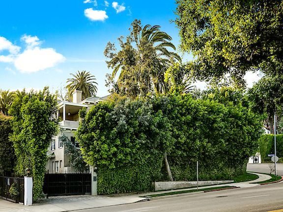 4th image of 8050 Selma Ave
