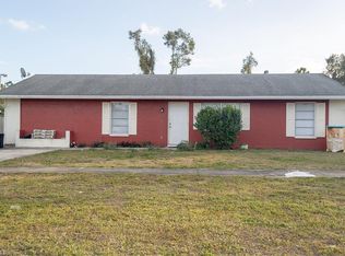 917 Ridgeway Dr, North Fort Myers, FL 33903