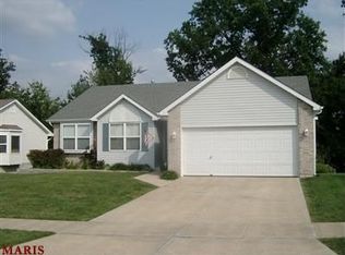152 Butternut Stage Dr, Saint Peters, MO 63376