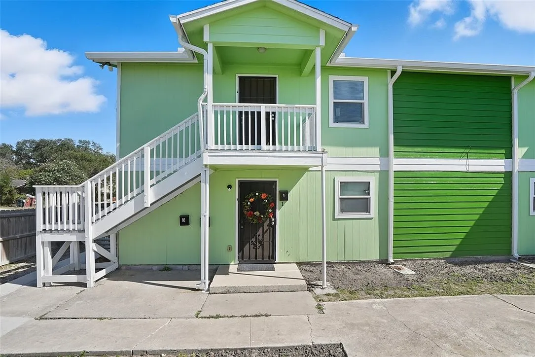 Building Photo - 868 Gonzales St #2